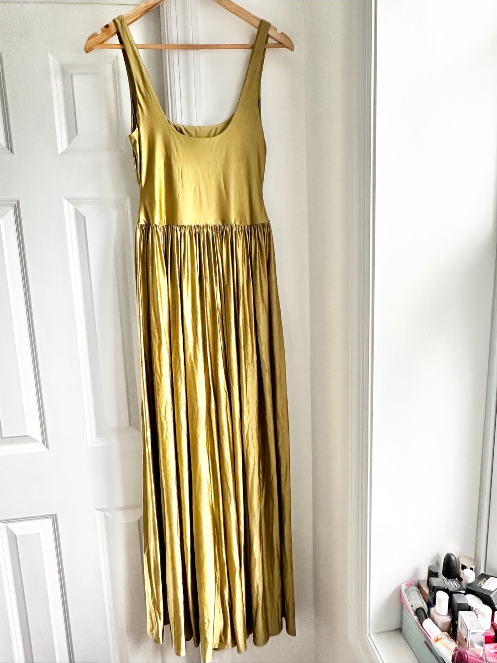 Delfi Collective Oriana Satin Scoop-Neck Maxi Dress in Olive - Picture 4 of 8